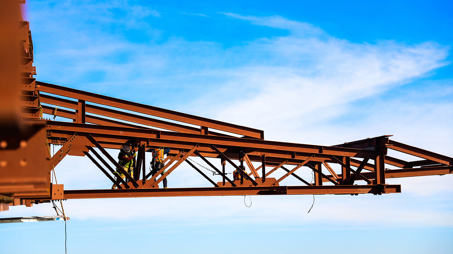 11_BNA Cantilevered Trusses During Construction_credit Matt Good.jpg
